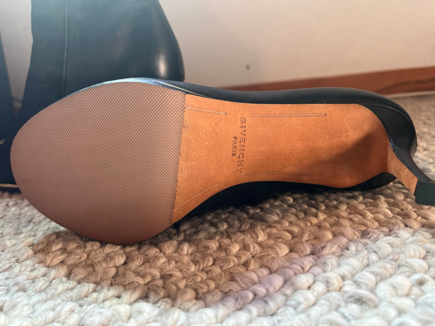 Givenchy Paris Leather Ankle Boots - Size 8 US Women's - LIGHTLY WORN